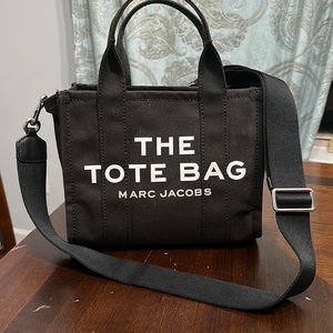 Mini tote  bag MARC JACOBS ( authentic beautiful bag)